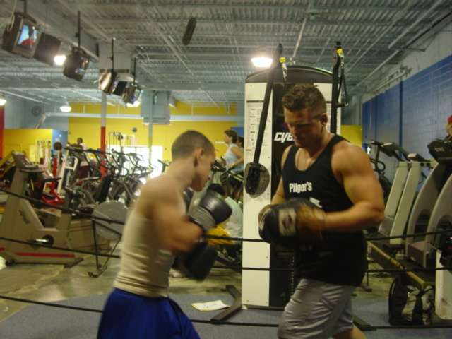 Featherweight sentation Devin working the mitts 